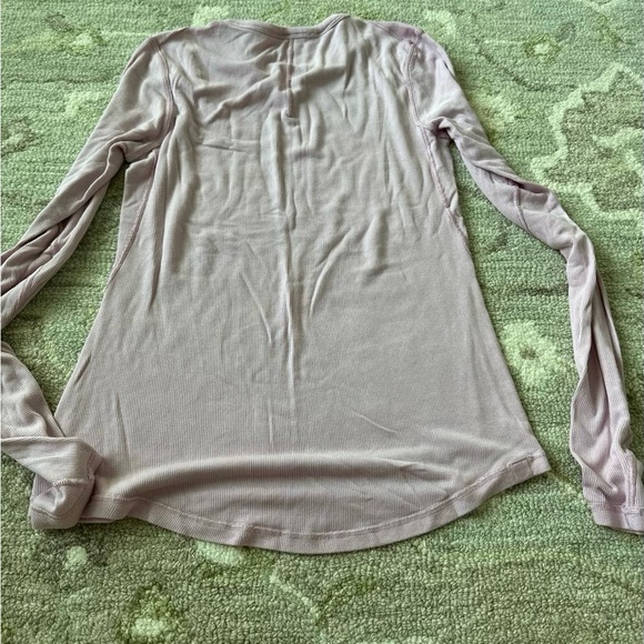 lululemon hold tight long sleeve size 6 - Picture 3 of 3